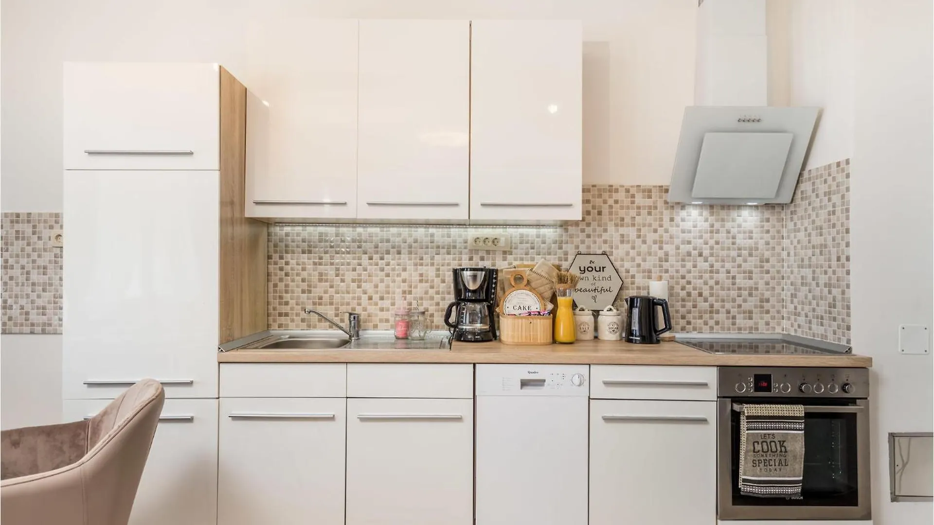 2 Bedroom Amazing Apartment In Риека